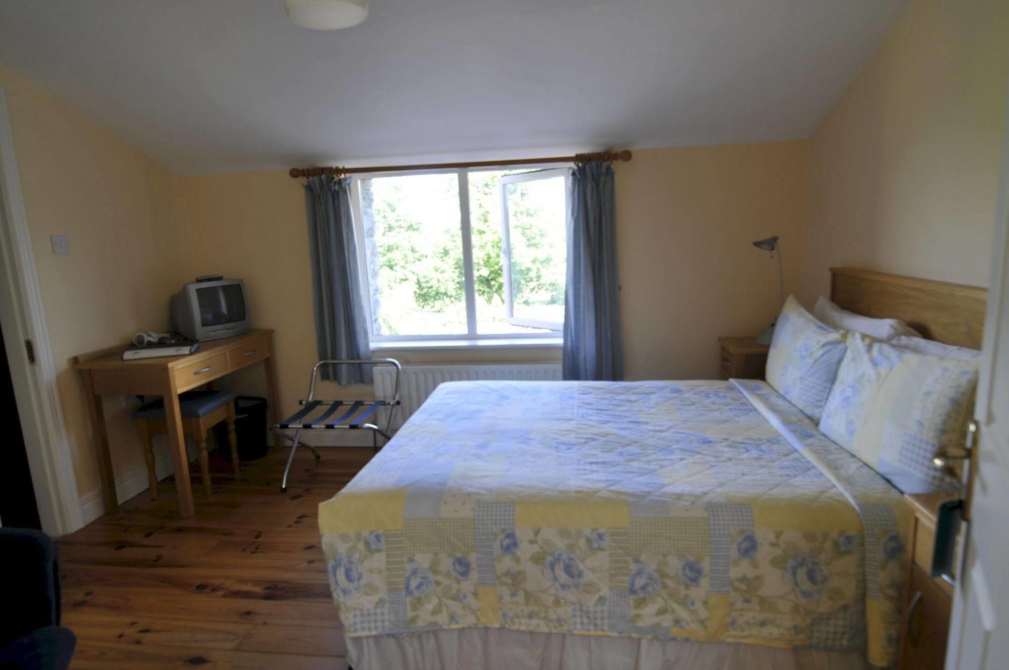 Carrowntober House B & B Oughterard Bagian luar foto