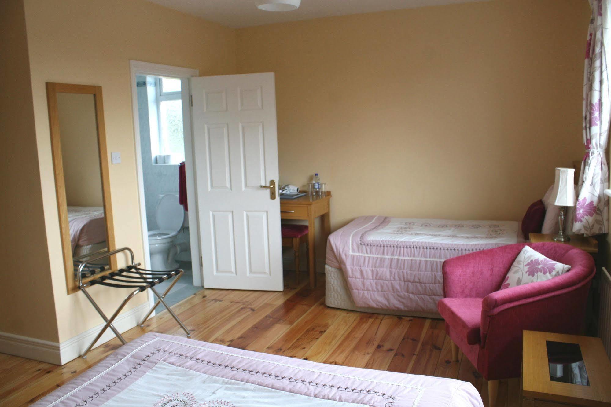 Carrowntober House B & B Oughterard Bagian luar foto